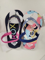 (Mismatched Color): 2 Pair Roxy Kids Pink/Blue Flip Flop Sandals Toddler Size 6