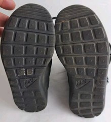 Nike Little Kid’s Roshe One Hi 807759-001 Black/Metallic Silver Boots Size 13C