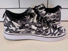 HEELYS PRO 20 PRINTS Gray Camo Canvas Lace Up Skate Wear Shoes Youth 5 Edgy Fun