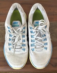 Nike AIR MAX BOLT GS Running Athletic Shoes CW1626-004 Unisex Youth Size 7Y Used