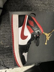 Jordan 1 Mid (PS)(White/Gym Red-Black) 11C 640734-122 Used, Condition 8.5/10