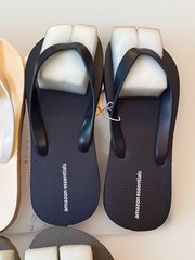 New 3 Pairs Amazon Essentials Flip Flops Kids Unisex Size 5 White Blue Gray