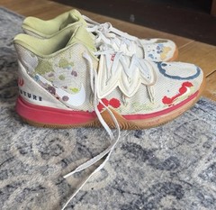 Nike Kyrie 5 Bandulu Embroidered Splatters Youth GS 7Y CQ4326-100 Clean No Box