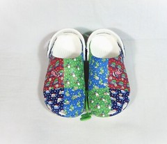 CROCS x Vineyard Vines Holiday Christmas Patchwork Classic Logo Sz 3 Kids Unisex