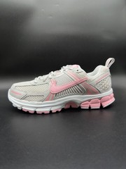 Size 5 – Nike Vomero 5 GS Vast Grey Soft Pink White HF6998 012 Big Kids