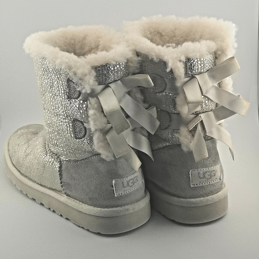 Used UGG Australia Bailey Bow Holiday Boots – White, Kids size 5 US