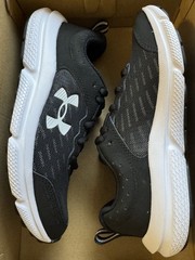 Under Armour Boys BGS Assert 10 Black / White Sneakers Size 5Y