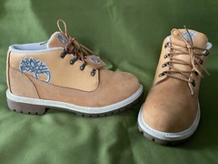 Timberland Chukka Boots Wheat Juniors 5.5M NICE Lugged Sole