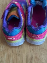 Fila Rainbow Small Child Size 6 Preowned