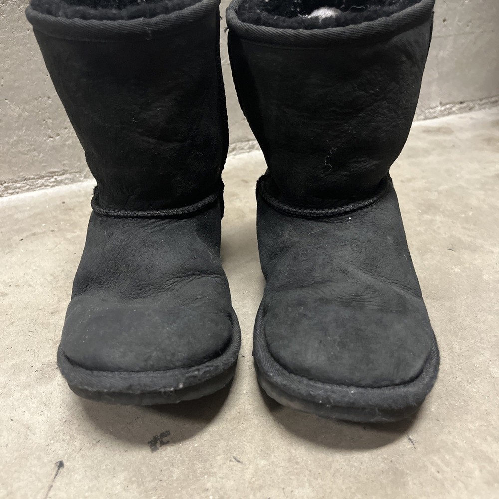 UGG Kid’s Classic II 1017703K Black Suede Boots Size 3