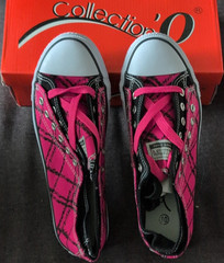 Collection O Unisex Kids Plaid Canvas Low Top Lace-Up Sneakers Pink/Black 10