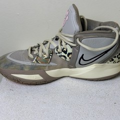 Nike Kyrie Infinity Leopard Camo Boys Size 6 Gray Basketball Shoes Sneakers