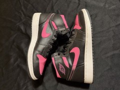 🚨RARE🚨JORDAN 1 RETRO HIGH TOP GS Black/Hyper Pink Kids 5.5Y (women’s US 7)
