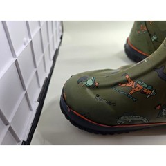 Bogs Youths Size 2 Rain/mud Boots