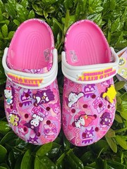 Crocs hello kitty clogs Junior 2 Limited Edition Crocs 🌈 Fast Shipping