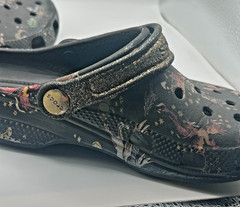 Harry Potter Classic Clogs. Crocs x Vera Bradley. Size Junior 2 UNISEX