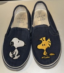 Janie and Jack PEANUTS Snoopy and Woodstock Sneaker – Size 9 – Canvas, Slip-On