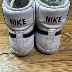 Nike Blazer Mid 77 Youth White Black DA4086-100 Size 7Y 40 EUR Sneakers Shoes