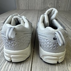 Blue Silver Youth Nike Vomero 5 Size 2