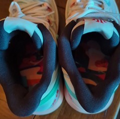 NIKE KYRIE 8 GO (GS) Photon Dust Photon Dust 6Y NEW No Box