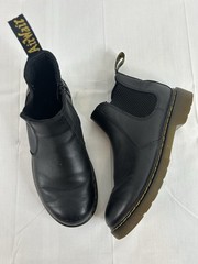 Dr . Martens Air Wair Junior 2976 Softy T Leather Chelsea Boots US 4M/5W EU36