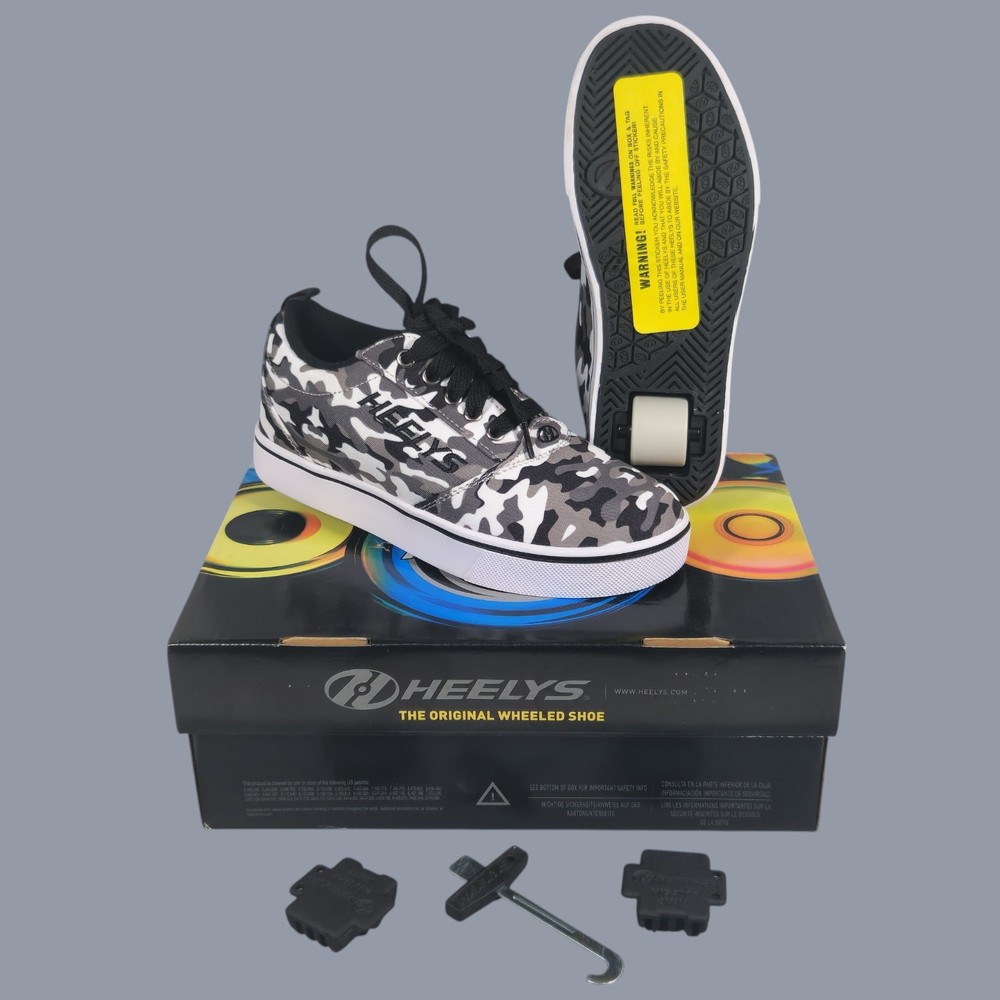 Heelys Wheeled Shoes Youth Size 4 Pro 20 Prints Grey Camo with Tool & Heel Plugs