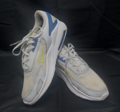 Nike AIR MAX BOLT GS Running Athletic Shoes CW1626-004 Unisex Youth Size 7Y Used