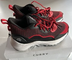 Under Armour GS CURRY 3Z 24 Boys Size 7Y Black + Red Basketball Sneakers New