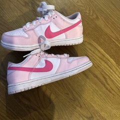 Nike Dunk Youth Size 2.5, Low Sneaker For Kids, Triple Pink EUC
