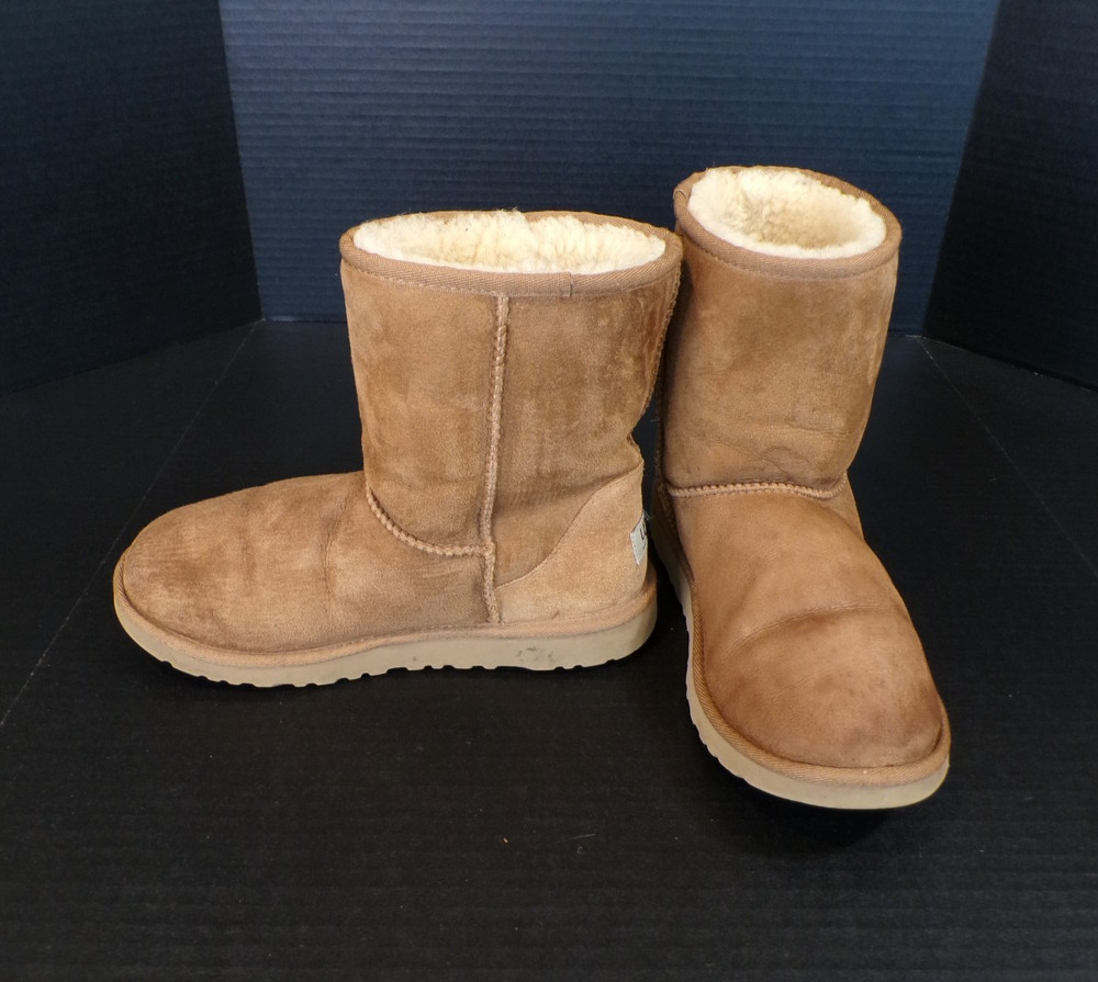 UGG AUSTRALIA 5251Y Sheepskin Suede Chestnut Classic Short Boots Youth US 6