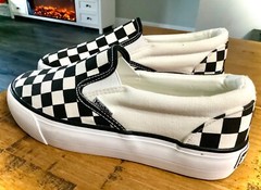 NEW UNISEX MUDD BLACK/WHITE CHECKERED SLIP ON SKATER SHOES SNEAKERS WOMENS SZ 7