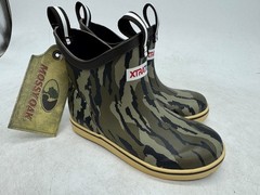 XTRATUF Deck Boots Kids Mossy Oak Bottomland Camouflage Pull-On Ankle – 11