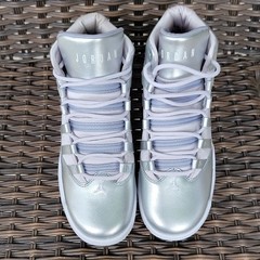 Jordan Max Aura SE (GS) Silver Gray White Sneakers Unisex Kids 6Y AV5175-040