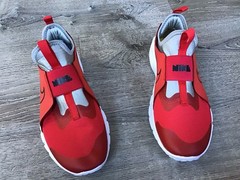 Nike Flex Runner 2 University Red Youth Boys Size 6.5Y Slip On Shoes DJ6038-607