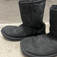 UGG Kid’s Classic II 1017703K Black Suede Boots Size 3