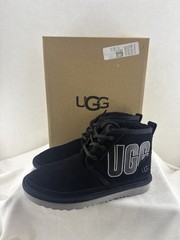 UGG Neumel Graphite Outline Unisex Black Suede Youth Size 2 NIB