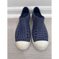 Native Jefferson Kids Navy Blue White EVA Slip On Water Sneakers J2 Lightweight