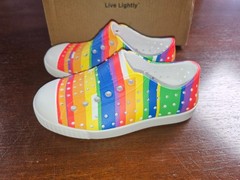 Native Jefferson Sugarlite Shell White/Rainbow Multi Stripe slip-on shoes Sz C7