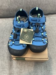 Kamik Boy’s Crab Closed Toe Waterproof Sandals Size:1Blue NIB