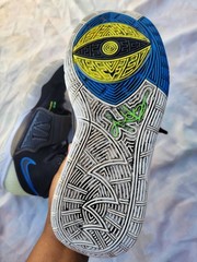 Nike Kyrie Flytrap 3 Kids Low Top Lace-Up Sneakers Black/Blue/Green 7Y
