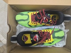 Reebok Jurassic Zig Dynamic Shoes Size 6