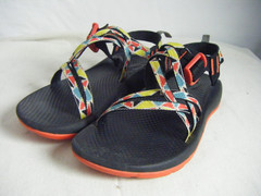 CHACOS Preowned Black Red Sandals Big Kids size 5/Women 7
