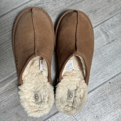 UGG Chestnut Shearling Lined Slides Slippers Kids 6 Women’s 8 Cozy Comfort