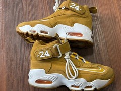Nike Air Griffey Max 1 Wheat Pollen White Youth Sz 6 DO6684-700 Sneakers Shoes