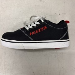 Heelys Pro 20 Youth 4 Black Red White Wheeled Lace Up Shoe HE100757