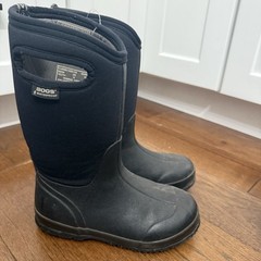 Bogs Classic High Handle Pull On Black Youth Kids Rain Snow Boots Size 4 EUC