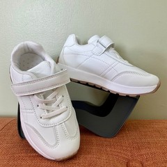 NWOT Kids White Sneakers Hook and Loop Strap Gum Sole Low Top Shoes Unisex