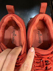 Epicstep Unisex Kids Red Low Top Lace-Up Athletic Sneakers US 7 Pre-Owned