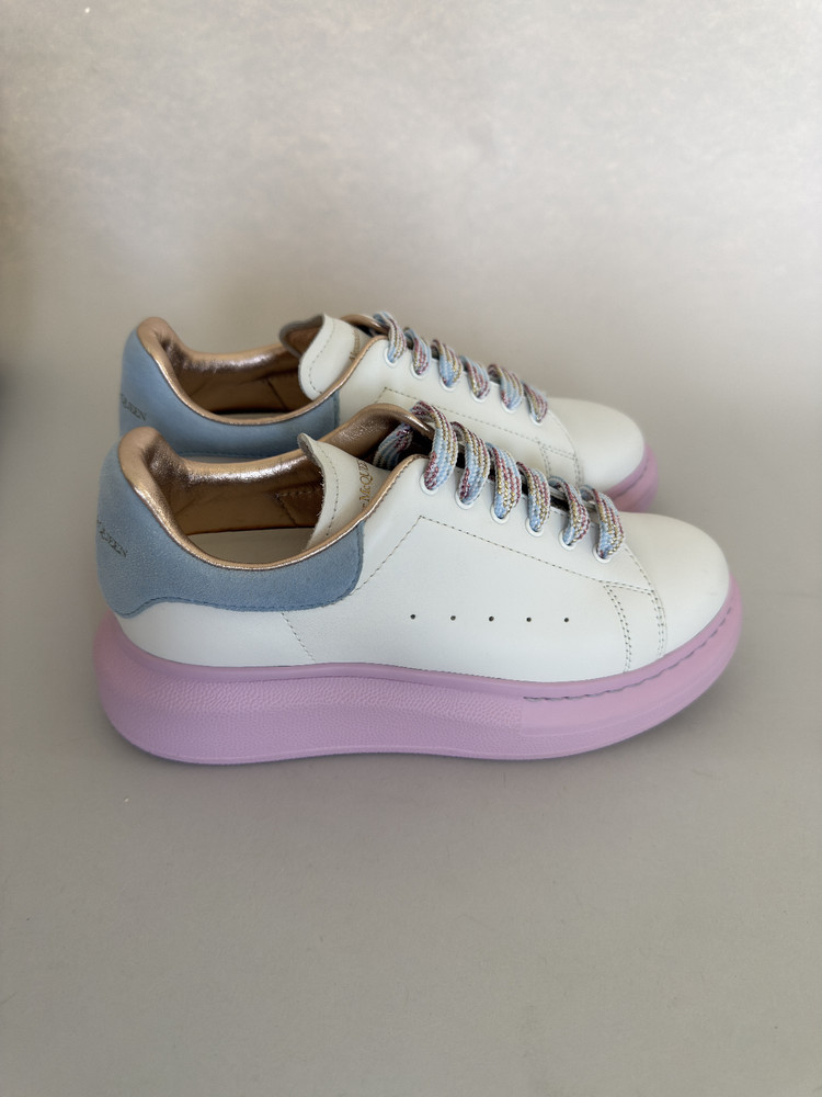 Alexander McQueen Kids Oversized Leather Sneakers (White with blue heel tab and