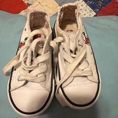 Peanuts® Snoopy White Canvas Lace-Up Children’s Shoes Size 6